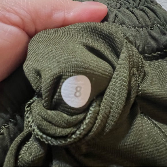 Lululemon Shorts pre-owned size 8 - Picture 6 of 8